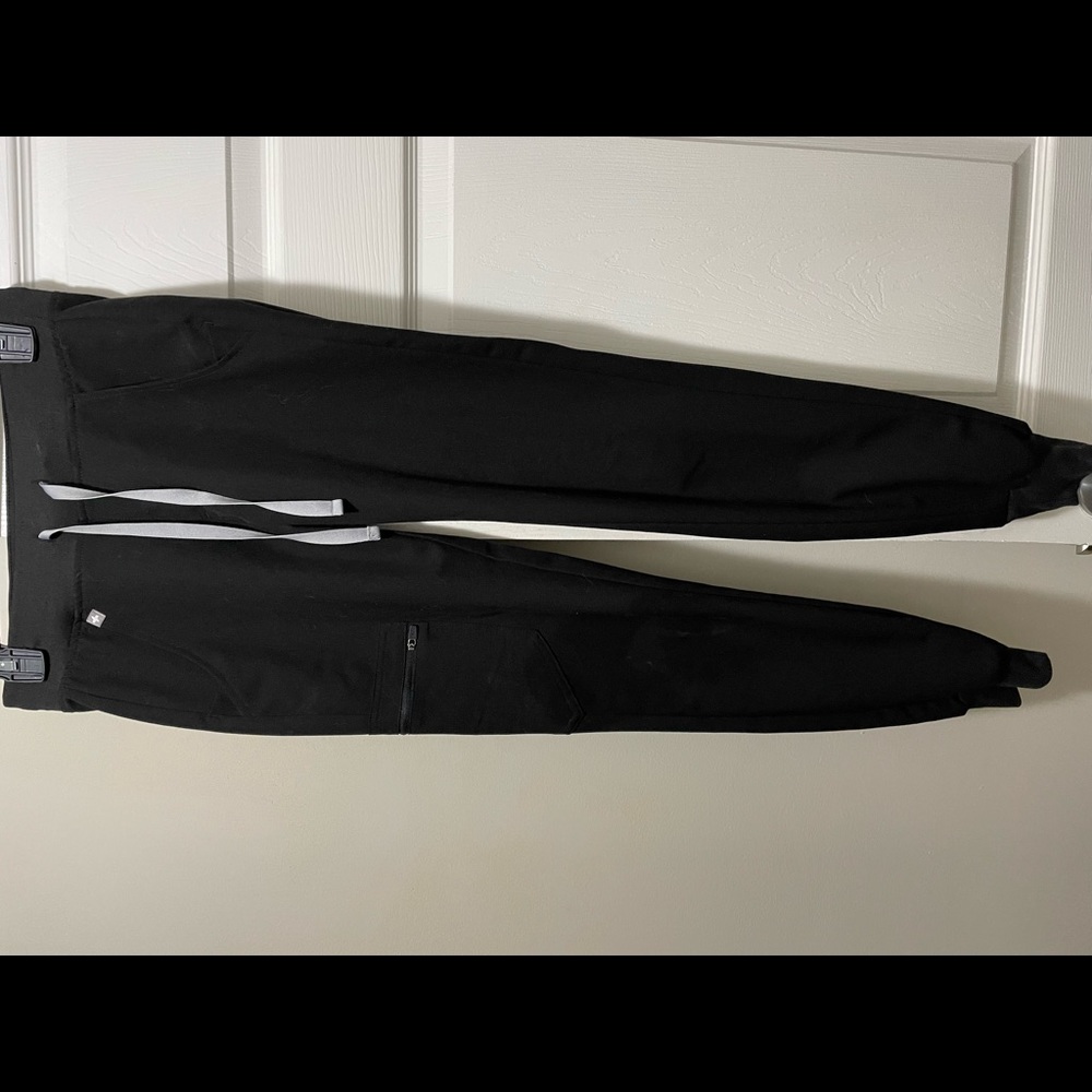 FIGS: Black Zoma Joggers. Size XXS regular length.